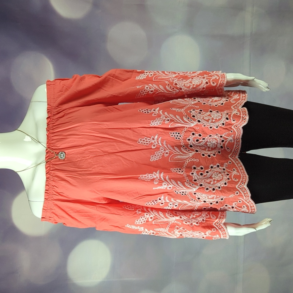 CUPIO sz M top CORAL with White Eyelet Embroidery - On or Off The Shoulder